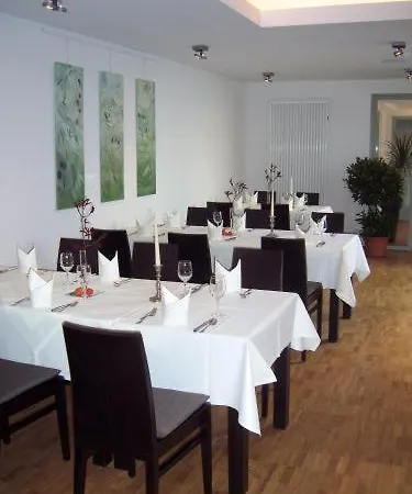 Отель Akzent Deutsche Eiche 4*